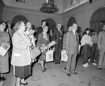 882444 Afbeelding van de ontvangst van de veteranen van het Reconnaissance Regiment van de 49th West Riding Division ...